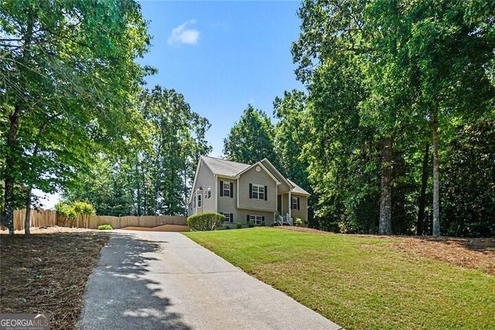Property Photo: 902 Cobblestone Trail GA 30114
