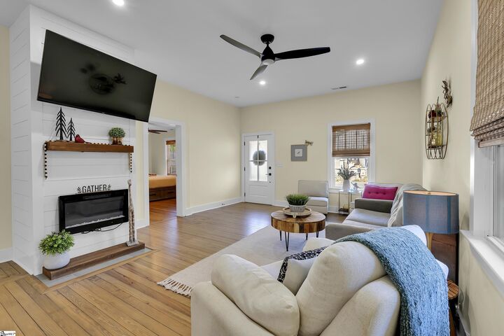 Property Photo:  281 Moore Street  SC 29605 