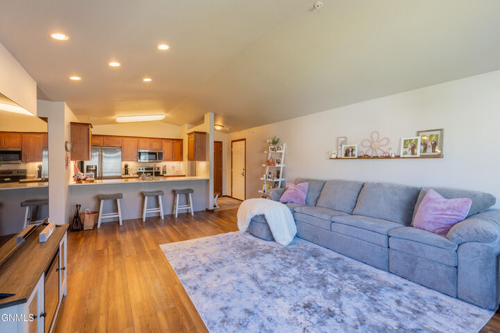 Property Photo:  1770 E Calgary Avenue 6  ND 58503 