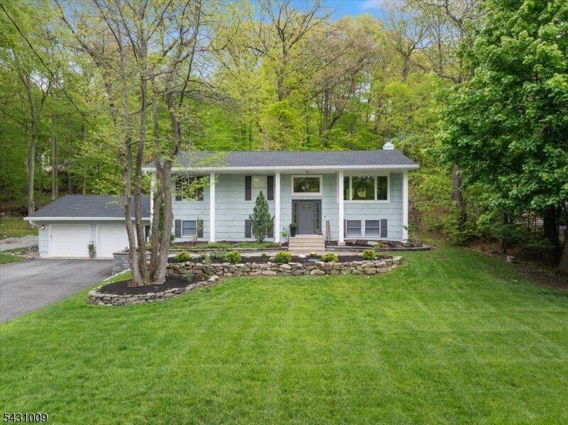 Property Photo: 125 Kitchell Lake Dr NJ 07480