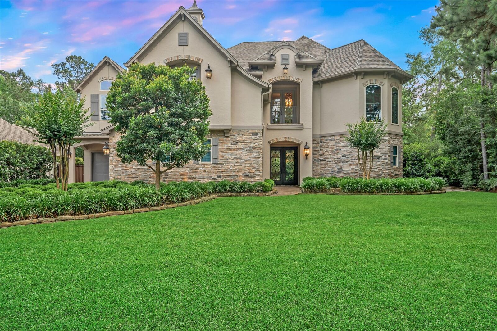 Property Photo: 59 E Ambassador Bend TX 77382