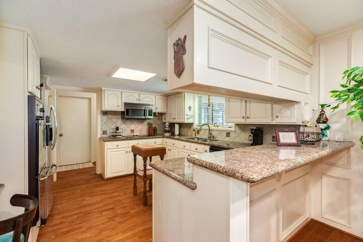 Property Photo: 130 Nasturtium Street TX 77566