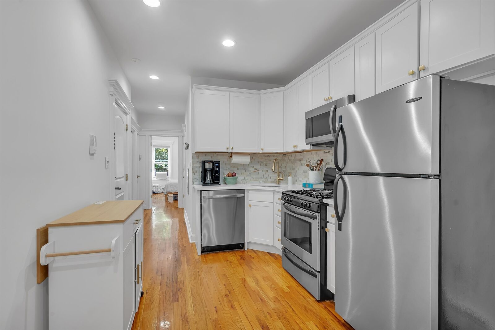 Property Photo:  349 7th St 1R  NJ 07302 