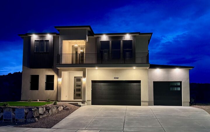 Property Photo:  2242 S 2925 St W  UT 84720 