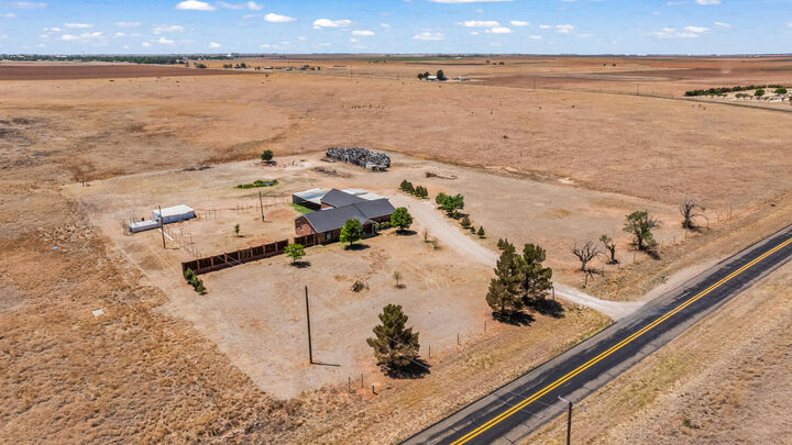 Property Photo: 1009 Fm 378 TX 79343