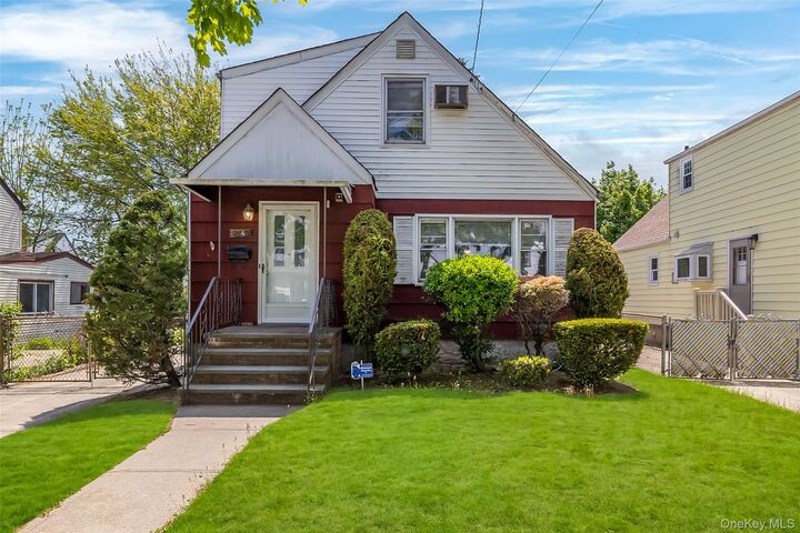 Property Photo:  24 Spring Garden Street  NY 11580 