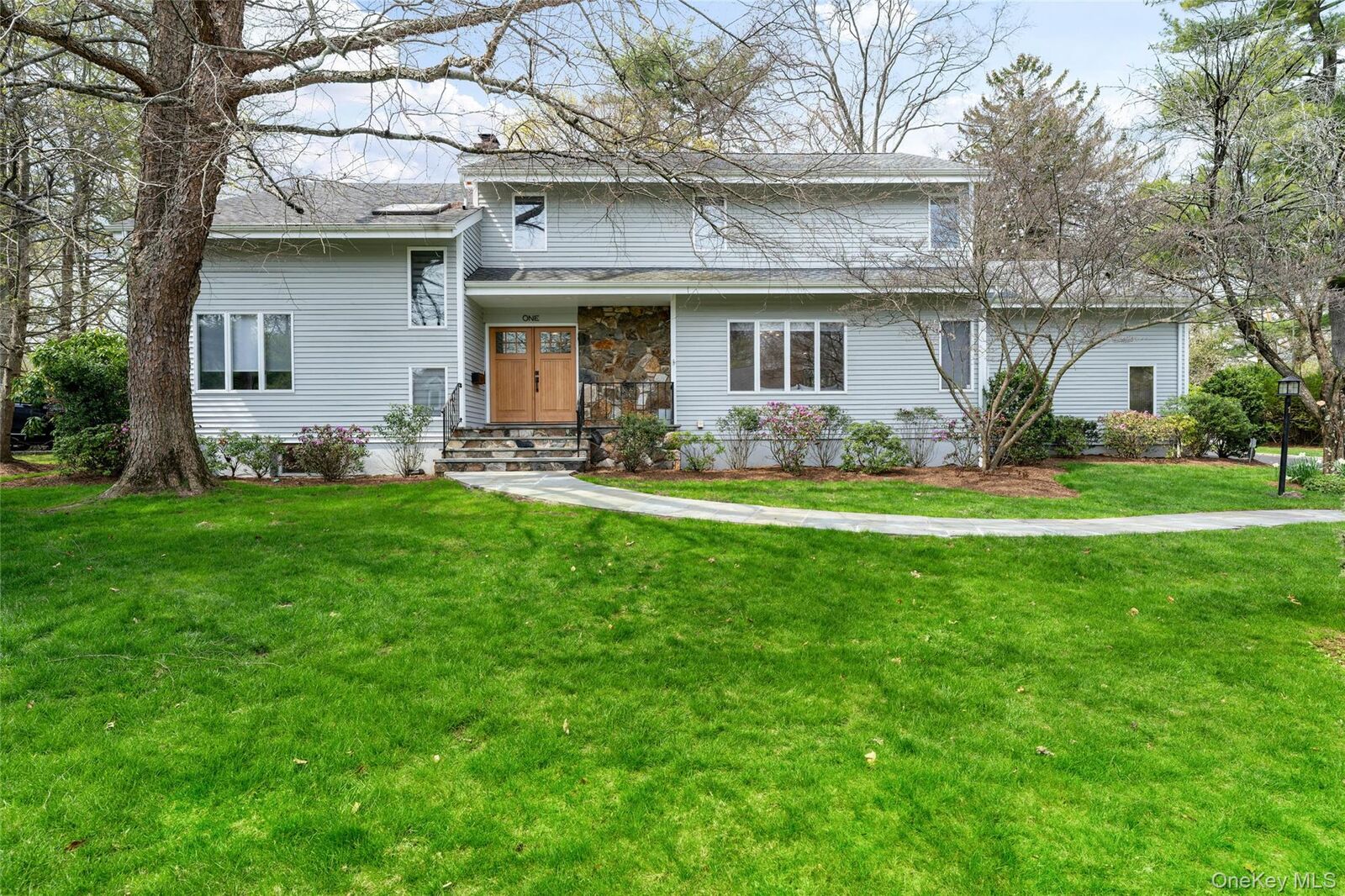 Property Photo:  1 Canterbury Road S  NY 10528 