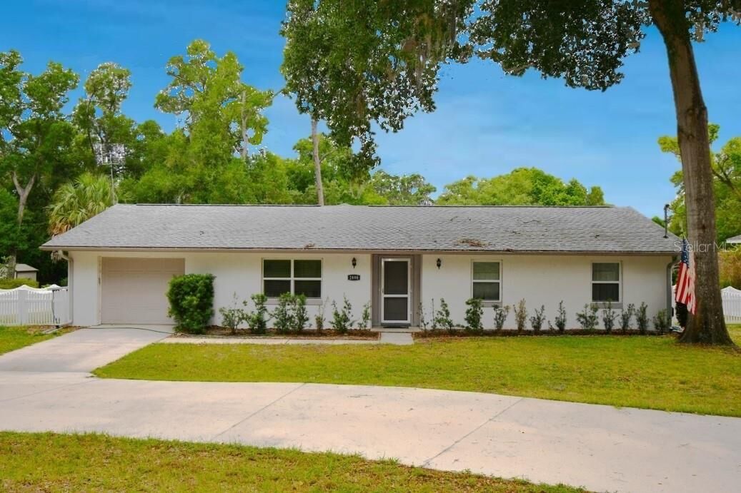 Property Photo: 2898 Alameda Del Norte FL 32726