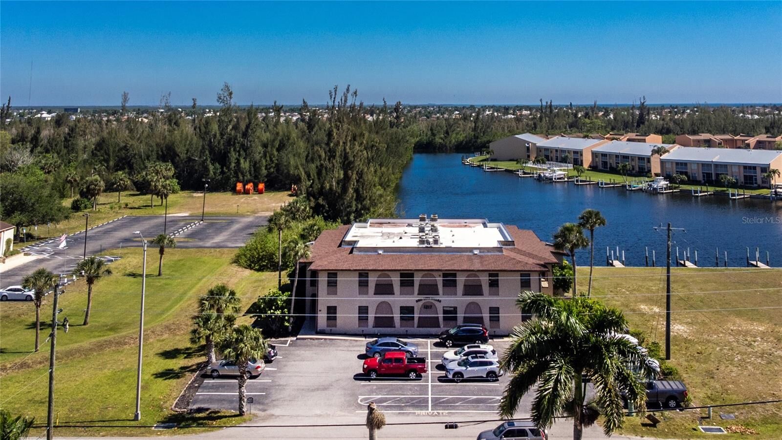 Property Photo: 1217 Aqui Esta Drive 8 FL 33950