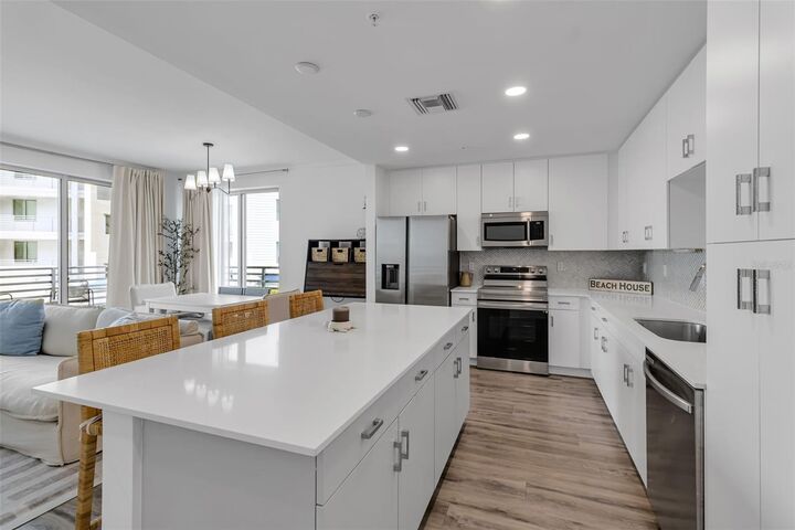 Property Photo:  1703 N Tamiami Trail 211  FL 34234 