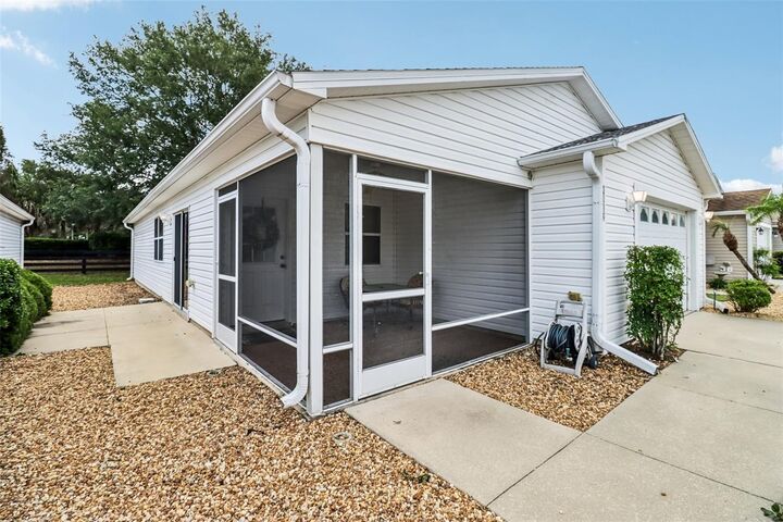 Property Photo:  2019 Thurmond Avenue  FL 32162 