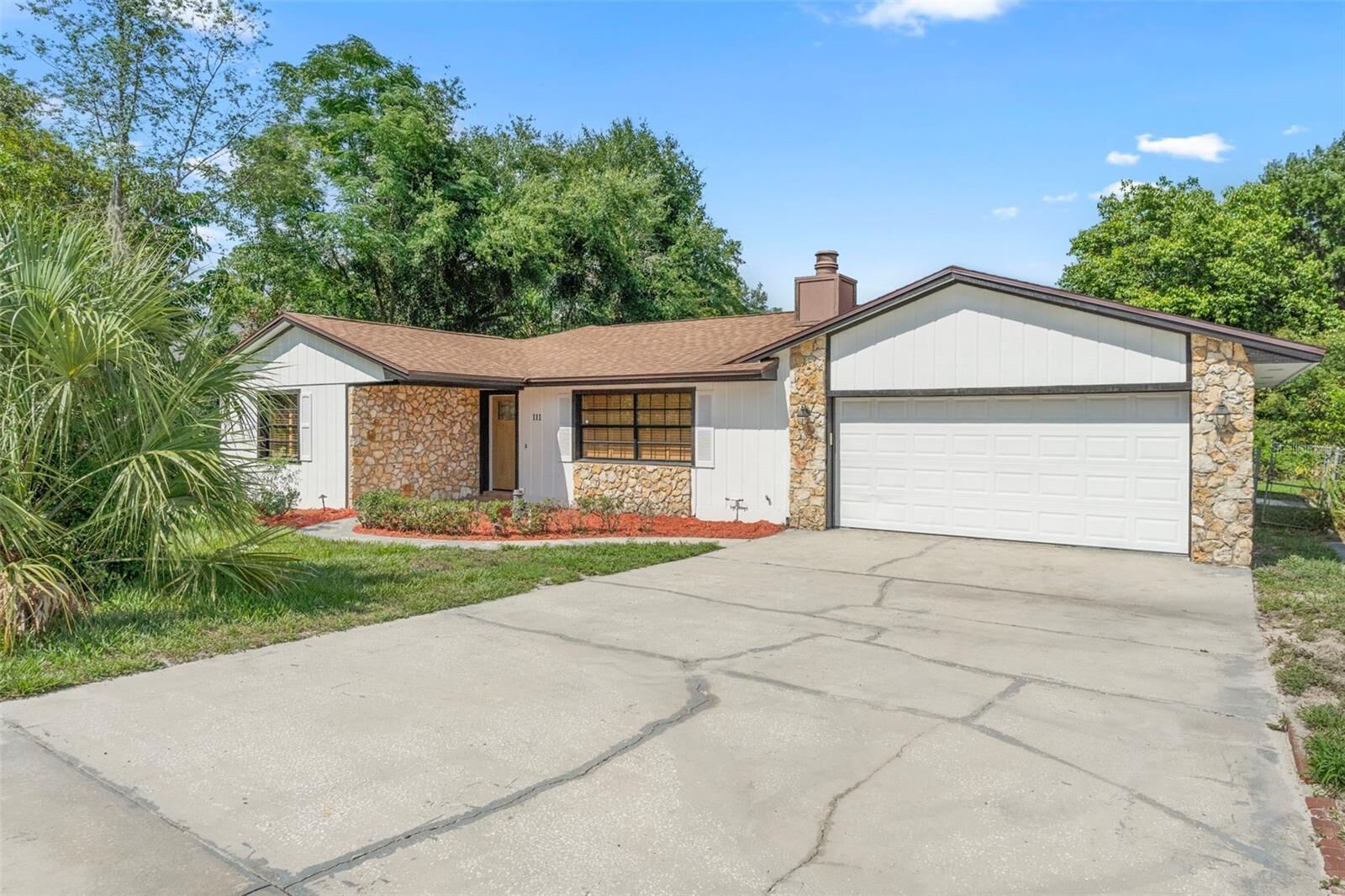 Property Photo: 111 Main Street FL 34786
