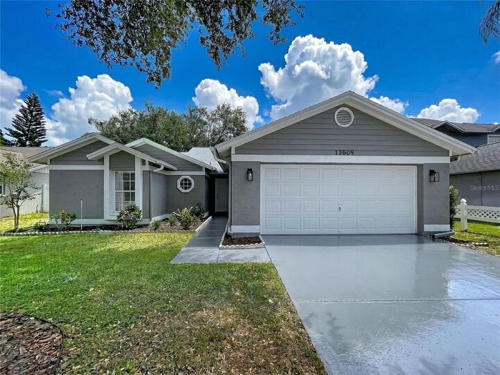 Property Photo:  13509 Fawn Ridge Boulevard  FL 33626 
