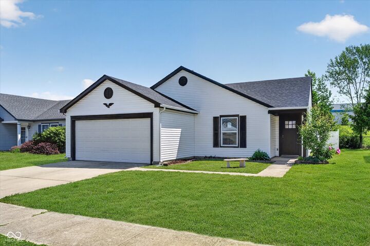 Property Photo:  2145 Shadowbrook Drive  IN 46168 