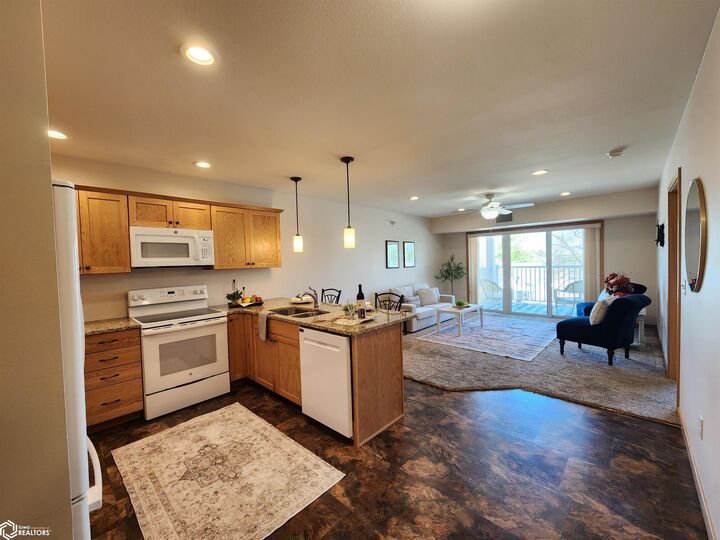 Property Photo:  809 7th Ave N #311  IA 50428 