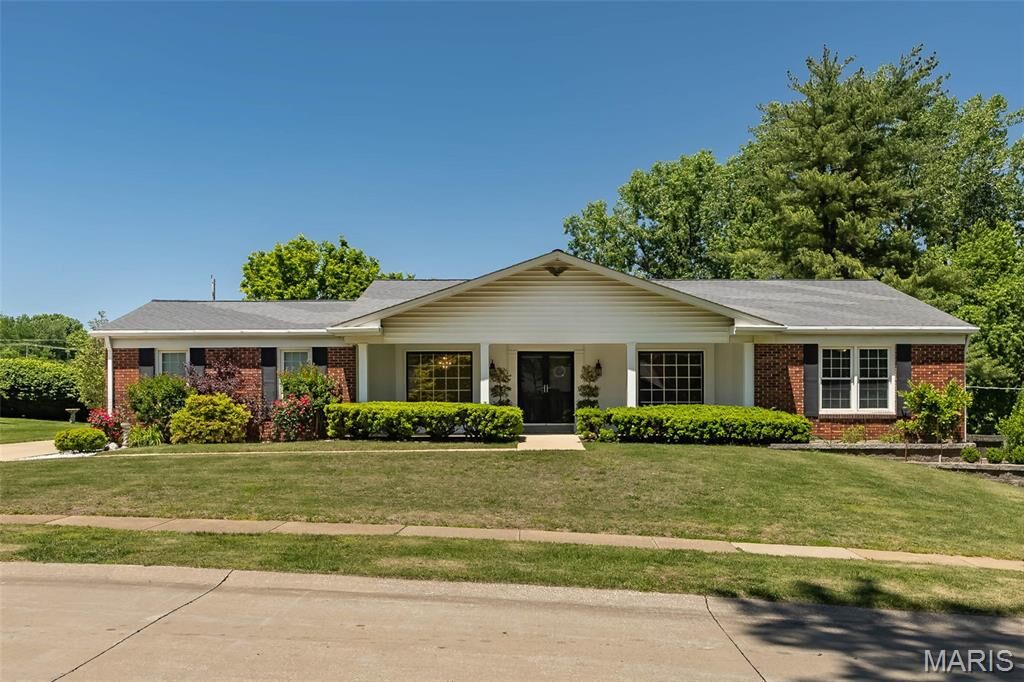 Property Photo:  329 Portico Court  MO 63017 
