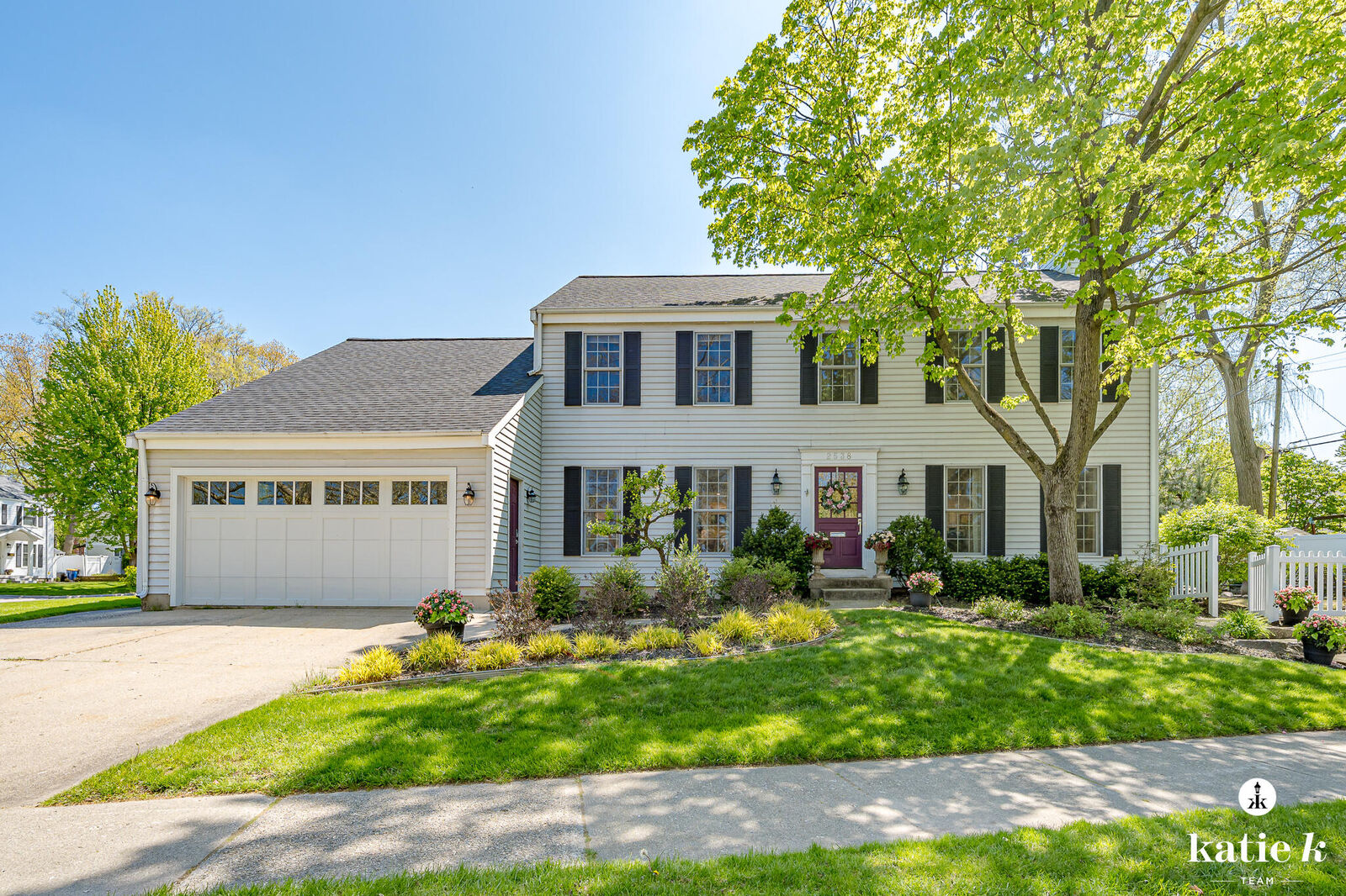 Property Photo:  2538 Beechwood Drive SE  MI 49506 