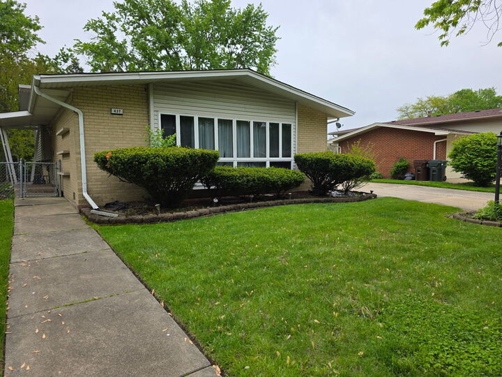 Property Photo:  