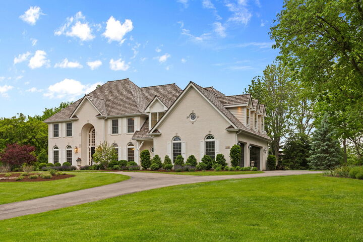 Property Photo:  1110 Fox Glen Drive  IL 60174 