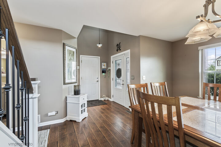 Property Photo:  698 Fenwick Lane  IL 60177 