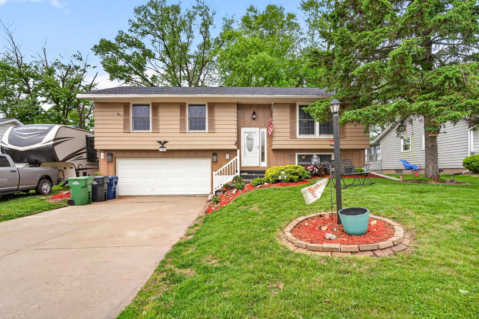 Property Photo:  1704 9th Street NW  IA 52732 
