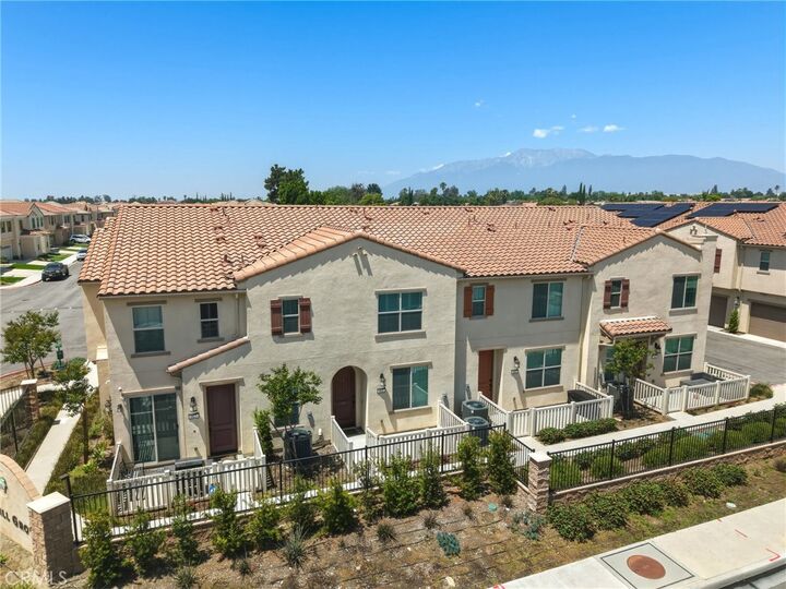 Property Photo:  465 N Beechwood  CA 92376 