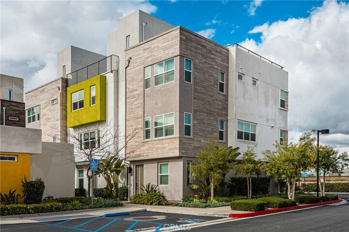 Property Photo:  955 E Mason 80  CA 92805 