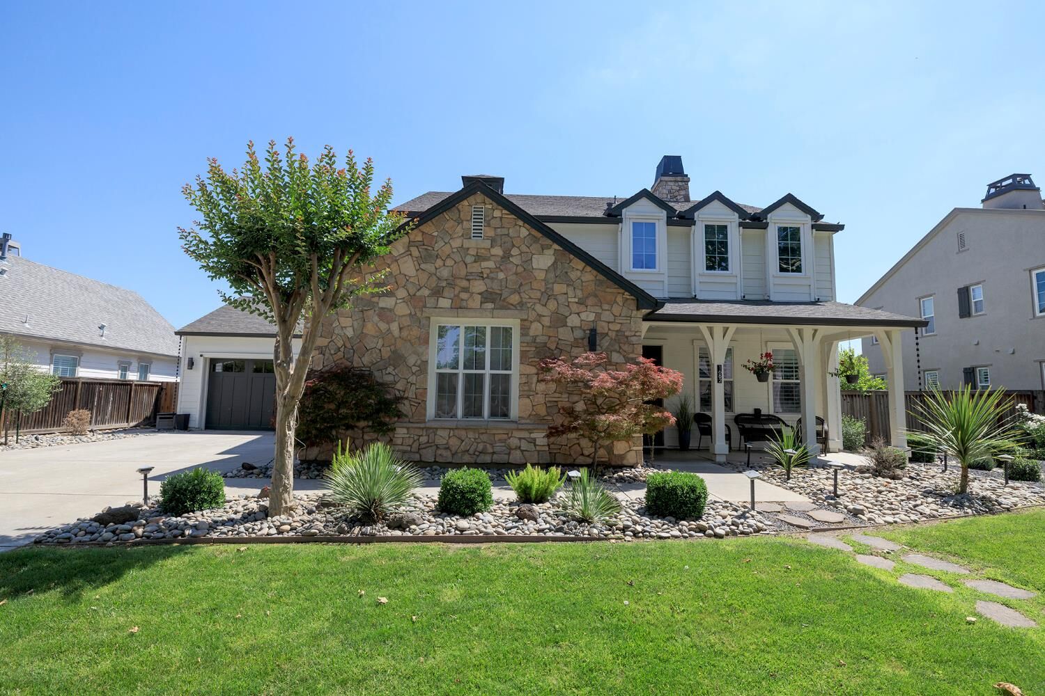 Property Photo: 1682 Fairway Oaks Court CA 95366