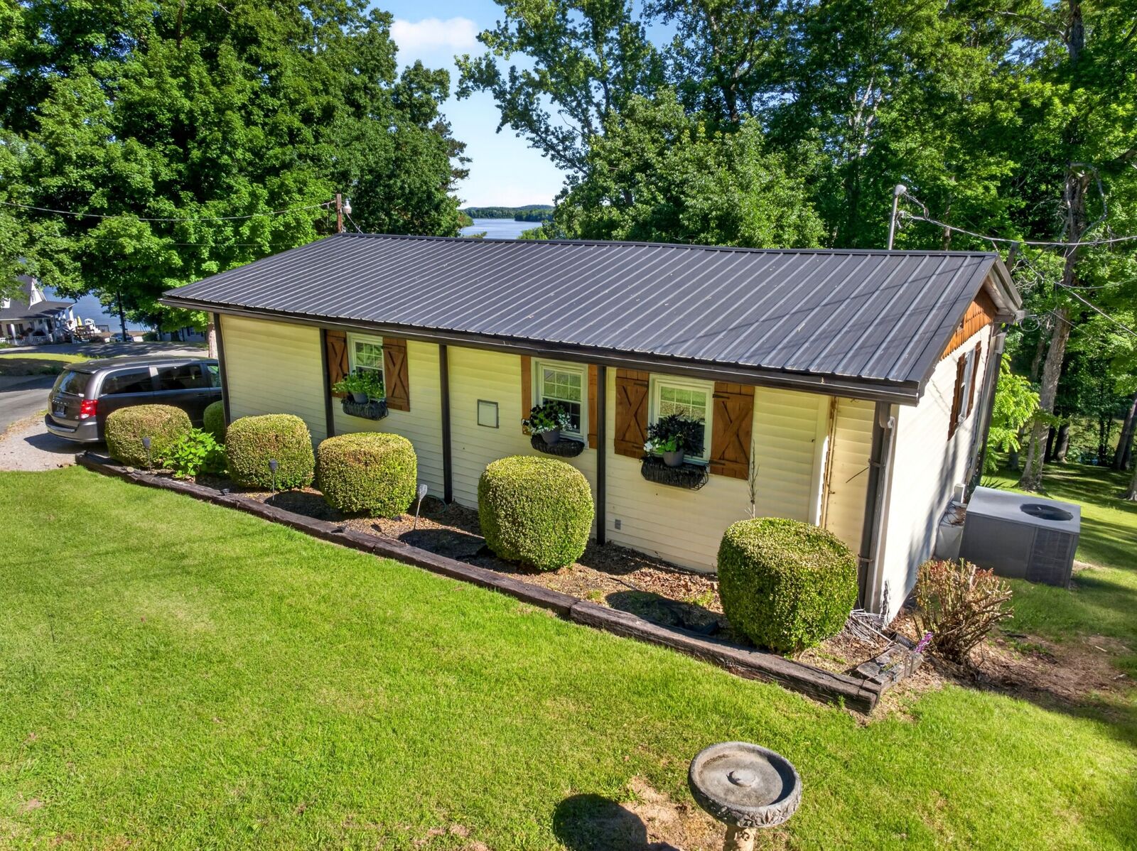 Property Photo:  156 Lakeshore Cir  TN 37028 