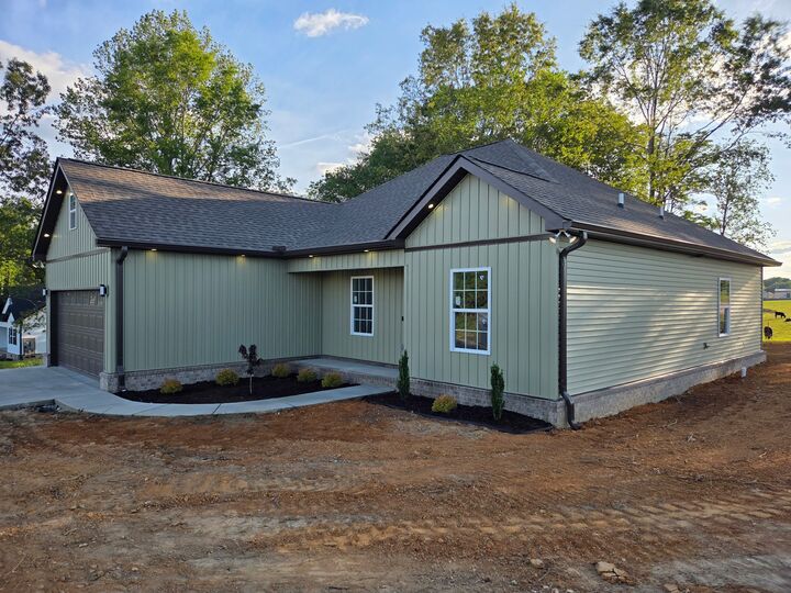 Property Photo:  591 Oak Tree Drive  TN 37110 