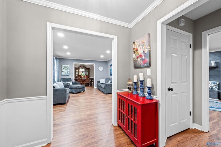 Property Photo:  104 Oddo Lane SE  AL 35802 