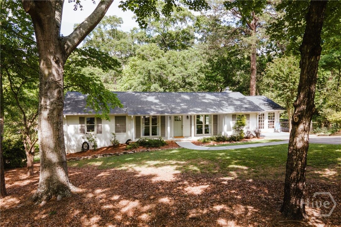 Property Photo: 170 Timberlane Drive GA 30606
