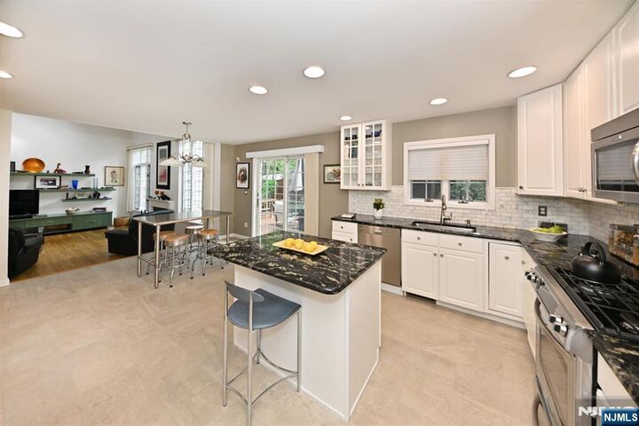 Property Photo:  6 Schill Place  NJ 07642 