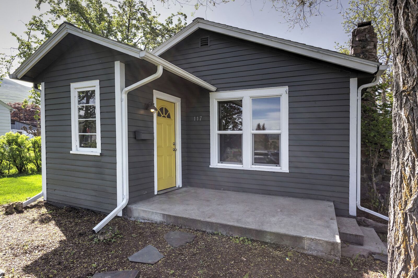 Property Photo: 117 W Central Avenue MT 59801