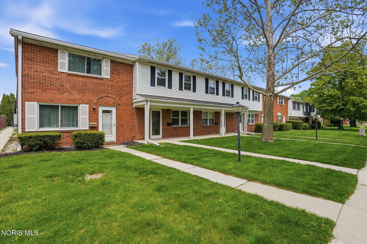 Property Photo:  1724 Queenswood Drive #9  OH 45840 