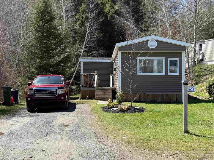 Property Photo:  150 Coldwell Court  NS B4N 5N3 