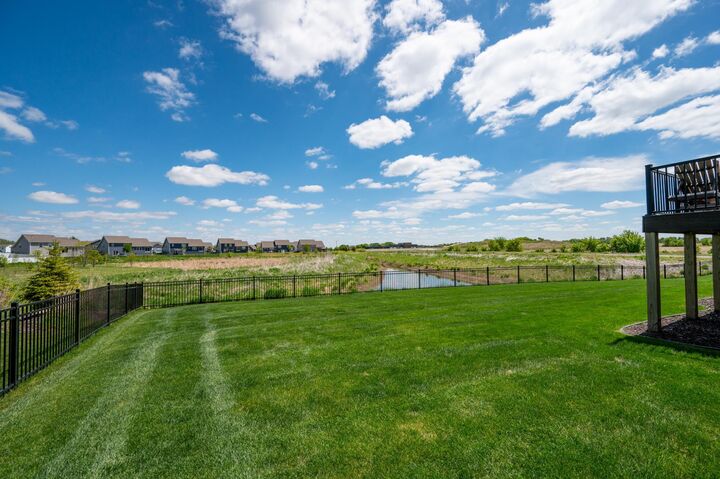 Property Photo:  7502 Ocean Ave NE  MN 55330 