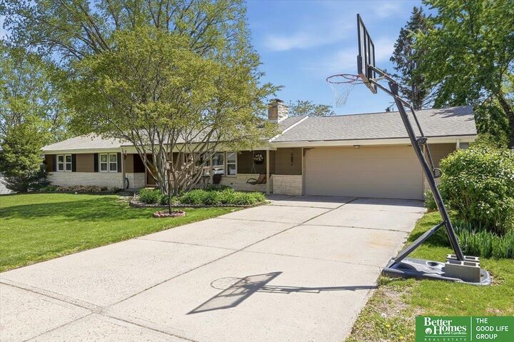 Property Photo: 5307 Newport Avenue NE 68152