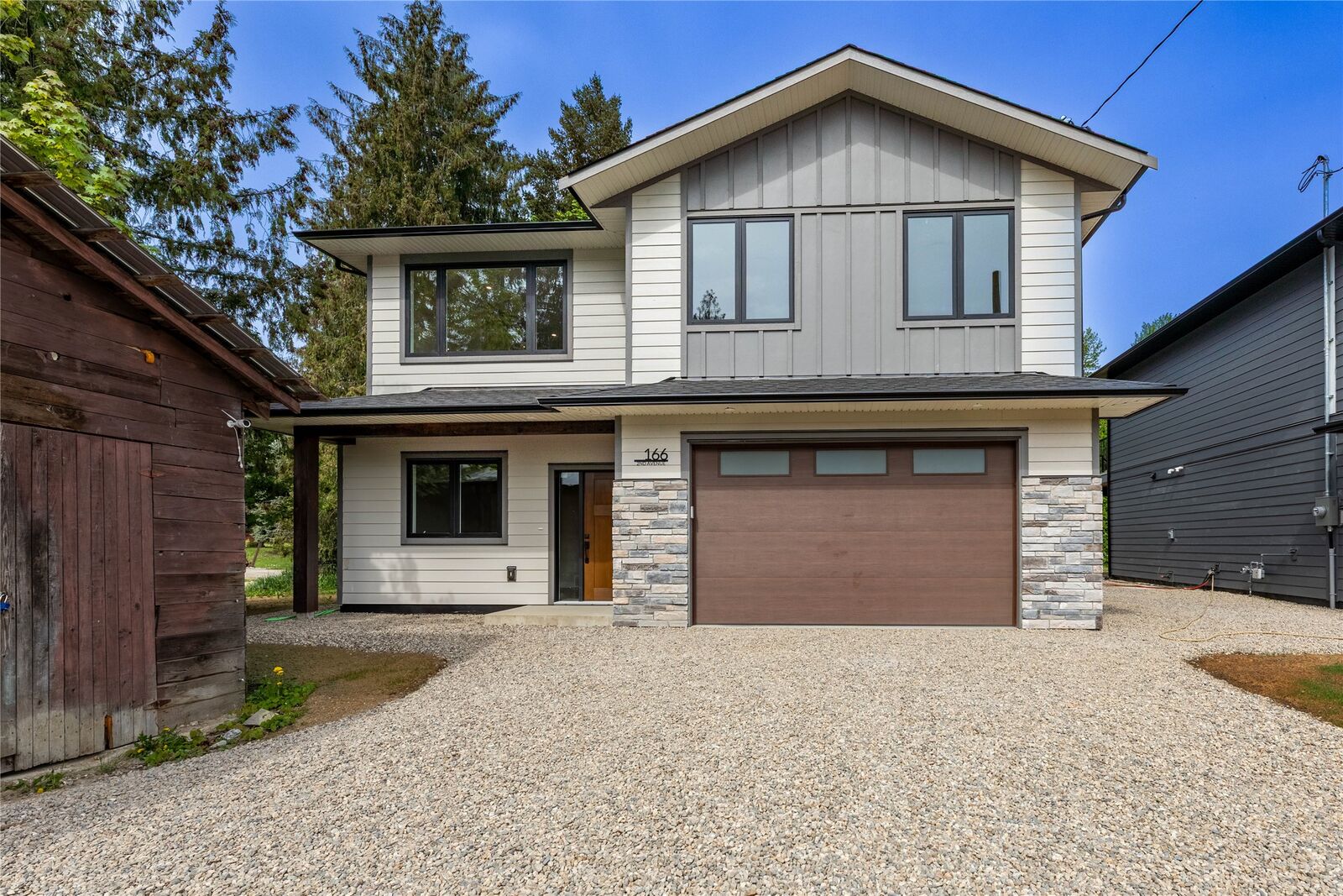 Property Photo: 166 2nd Avenue BC V1E 3J4