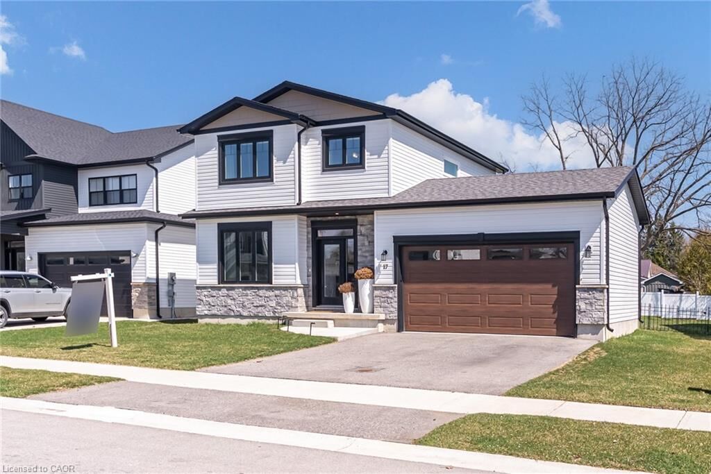 Property Photo:  17 Helen Court  ON N0L 1B0 