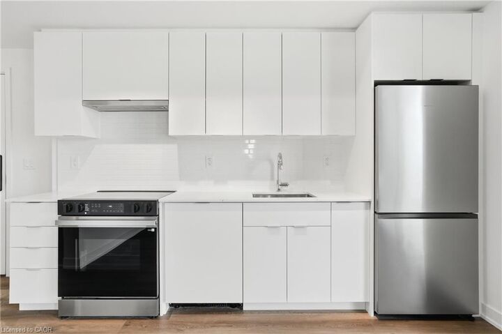 Property Photo:  2075 Lakeshore Road 1709  ON L7R 1E2 