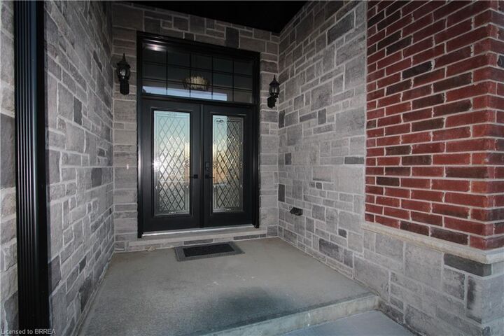 Property Photo:  25 Bowen Place Upper  ON N0E 1L0 