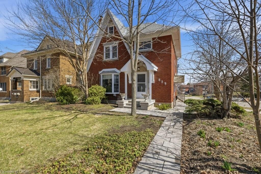 Property Photo:  859 Queen'S Boulevard  ON N2M 1A6 