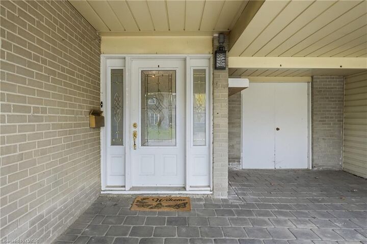 Property Photo:  13 Ferndale Crescent  ON L6W 1G1 