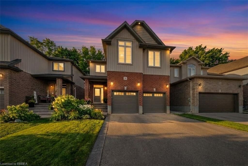 Property Photo:  32 Arlington Parkway  ON N3L 0G2 