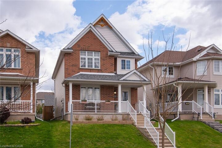 Property Photo:  729 Brandenburg Boulevard  ON N2T 2V4 