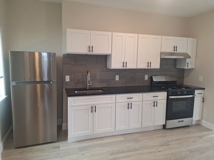 Property Photo: 241 Walnut St 3 MA 02150