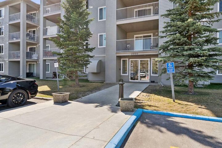 Property Photo:  604 8 Street SW 2409  AB T4B 2W4 