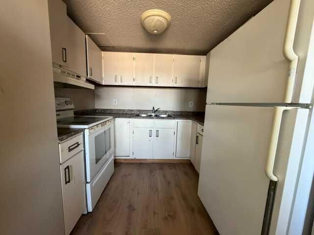 Property Photo:  5231 6 Avenue 12  AB T7E 1L1 