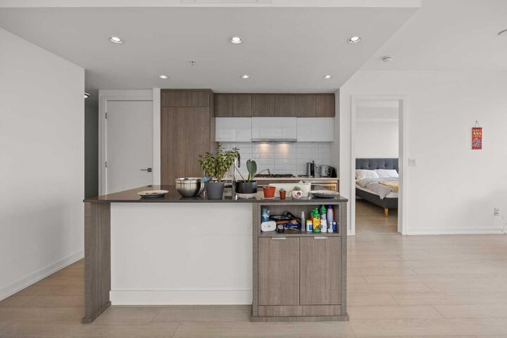 Property Photo:  128 2 Street SW 1408  AB T2P 0S7 